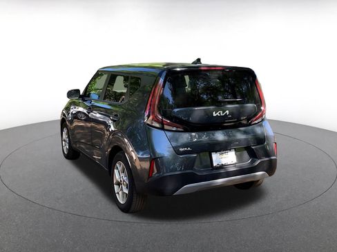 Used 2025 Kia Soul LX w/ LX Technology Package image 5