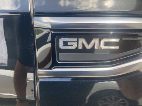 Used 2023 GMC Yukon AT4 w/ AT4 Premium Plus Package AWD/4WD image 30