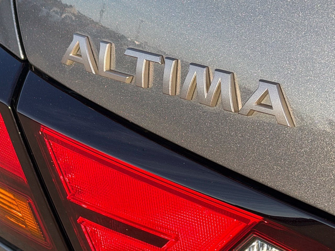 Certified 2025 Nissan Altima 2.5 S FWD image 9