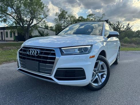 Used 2018 Audi Q5 2.0T Premium w/ Convenience Package AWD/4WD image 3