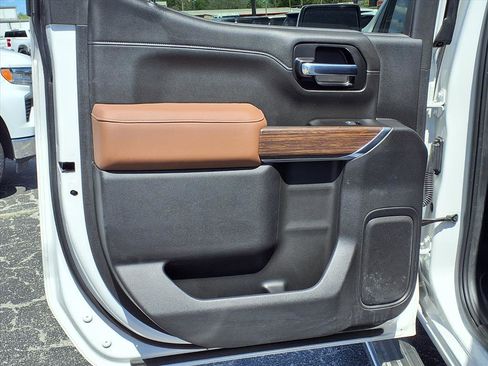 Certified 2022 Chevrolet Silverado 1500 High Country w/ Safety Package II image 19