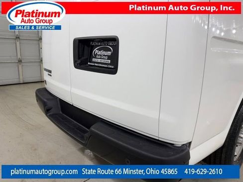 Used 2016 Chevrolet Express 3500 Extended image 44