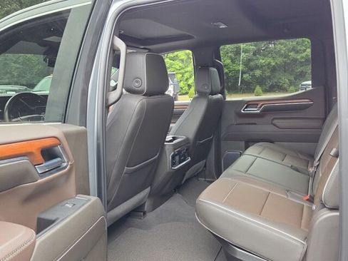 Used 2023 GMC Sierra 1500 Denali AWD/4WD image 9