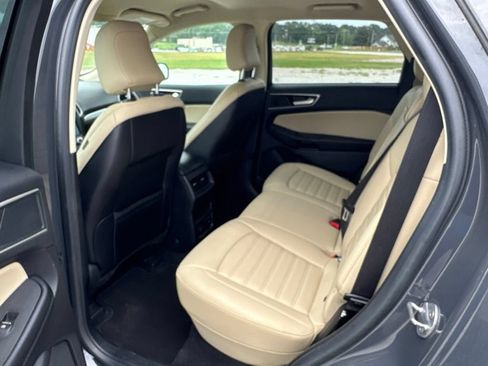 Used 2021 Ford Edge SEL w/ Convenience Package AWD/4WD image 19