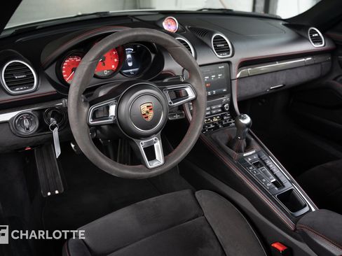 Used 2021 Porsche 718 Boxster Spyder RWD image 25
