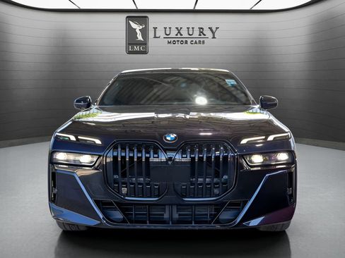 Used 2023 BMW 760i xDrive AWD/4WD image 3