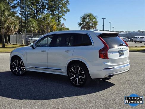Used 2021 Volvo XC90 T8 Inscription Expression w/ Climate Package image 4