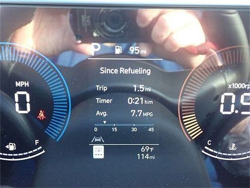 Used 2025 Hyundai Kona SEL image 19