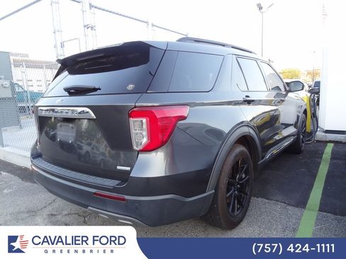 Used 2020 Ford Explorer XLT w/ Equipment Group 202A image 3