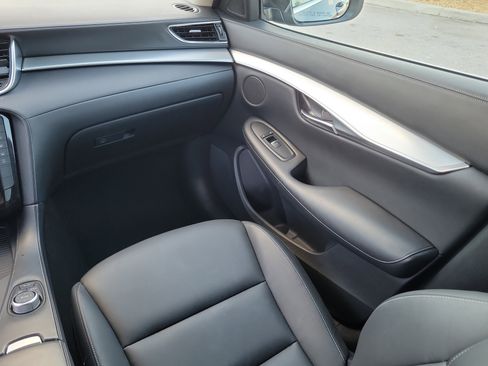 Used 2019 INFINITI QX50 Luxe image 24