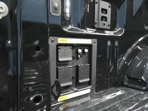 New 2025 Ford F150 Lariat w/ Equipment Group 502A High image 34