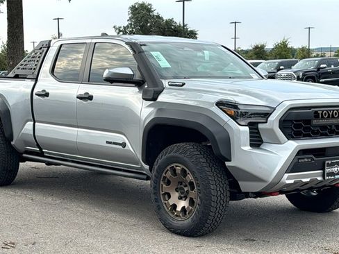 New 2025 Toyota Tacoma Trailhunter image 3