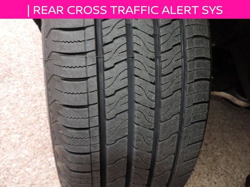 Used 2023 Nissan Rogue SV image 16