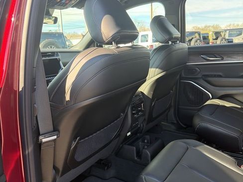 New 2026 Jeep Grand Cherokee L Limited w/ Limited Altitude Package RWD image 16