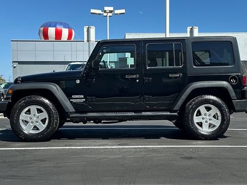 Used 2015 Jeep Wrangler Unlimited Sport w/ Quick Order Package 24S AWD/4WD image 7
