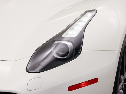 Used 2017 Ferrari California T RWD image 17