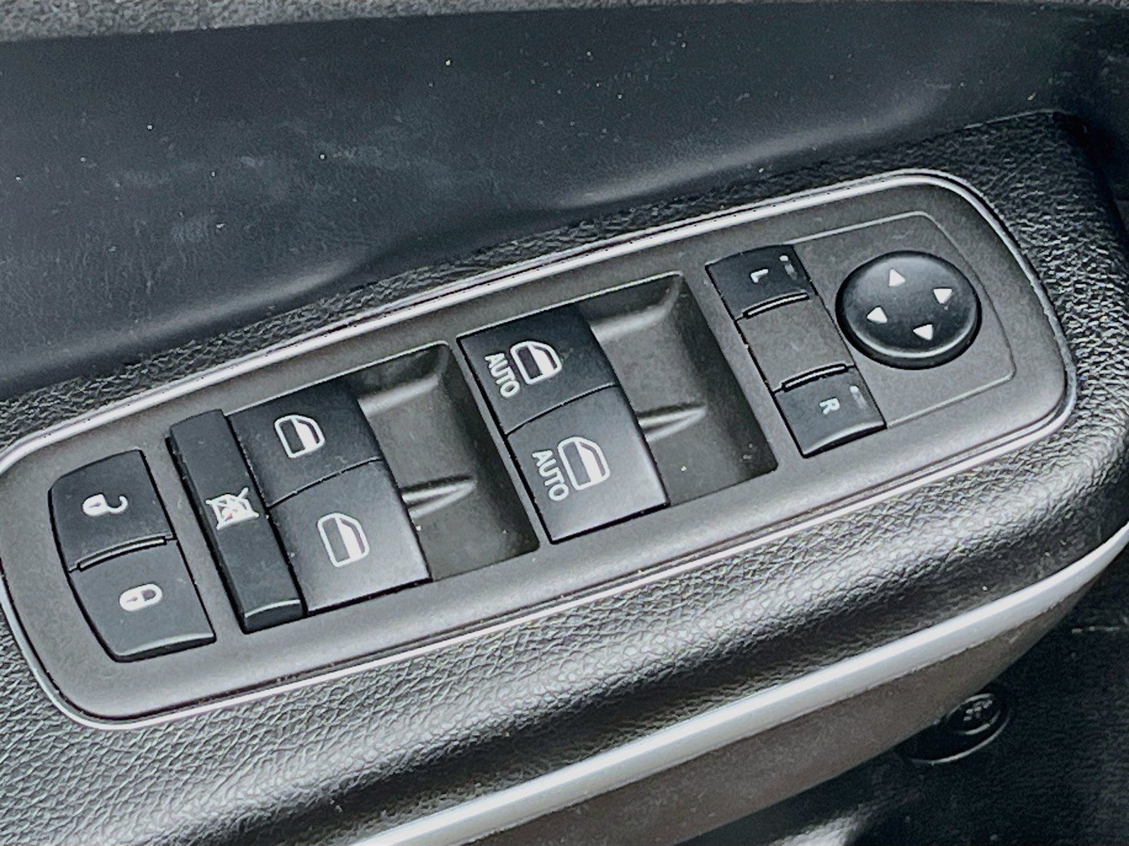 Used 2022 Chrysler 300 S RWD image 18