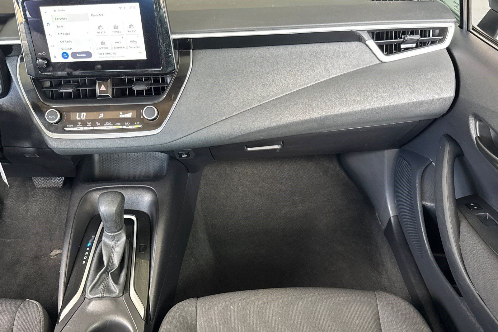 Used 2025 Toyota Corolla LE FWD image 29