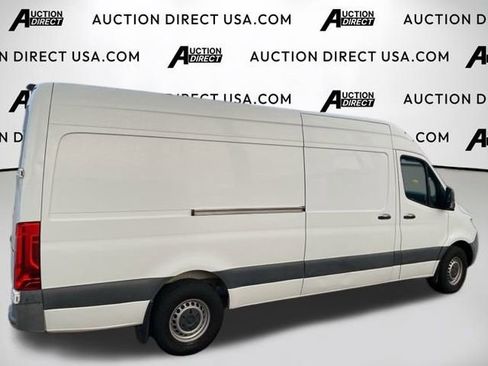 Used 2021 Mercedes-Benz Sprinter 2500 image 10