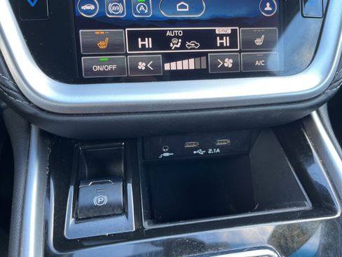 Used 2020 Subaru Outback Premium image 18