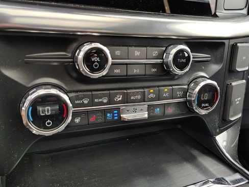Used 2021 Ford F150 Lariat w/ Equipment Group 502A High AWD/4WD image 17