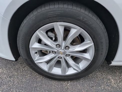 Used 2024 Chevrolet Malibu LT image 14