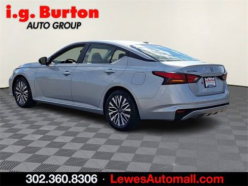 Used 2024 Nissan Altima 2.5 SV image 4