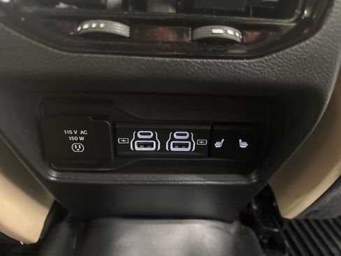 Used 2024 Jeep Grand Cherokee Limited image 21