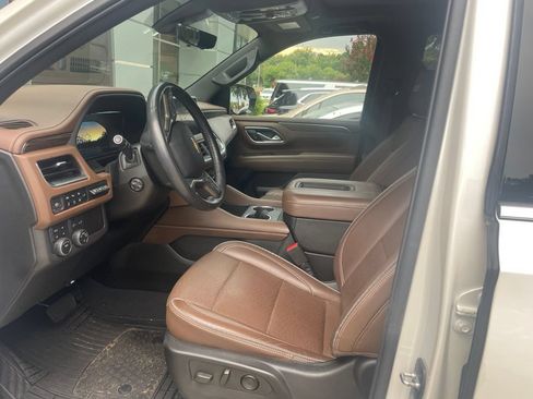 Used 2022 Chevrolet Tahoe High Country AWD/4WD image 3