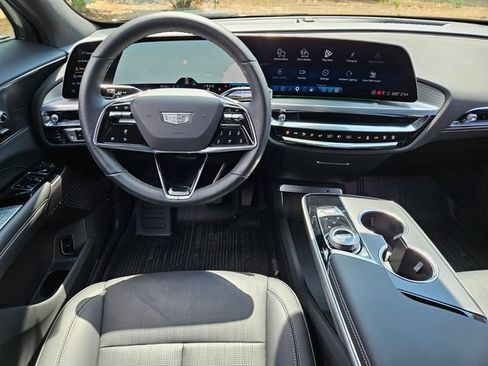 Certified 2025 Cadillac Lyriq Luxury RWD image 12