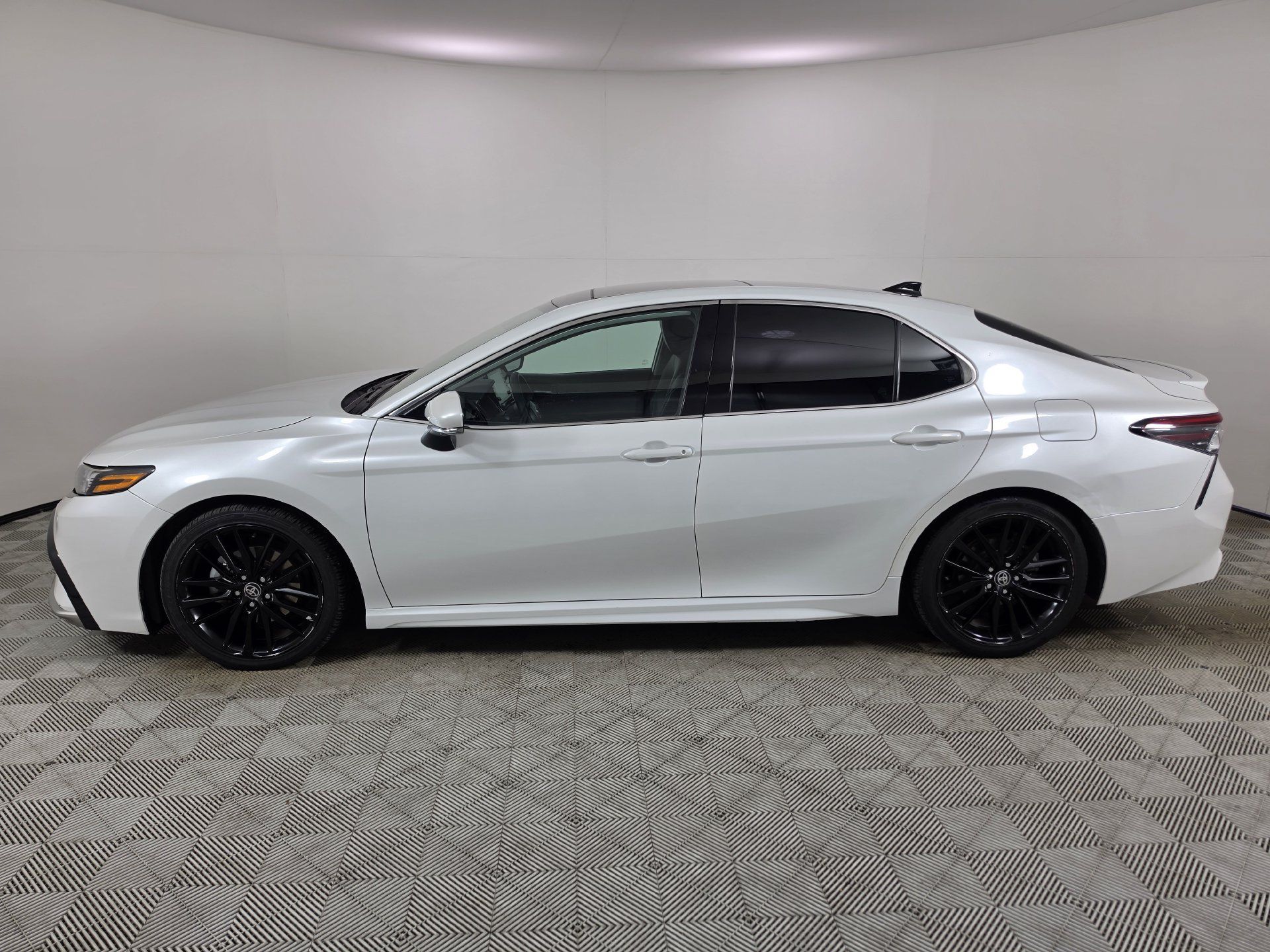 Used 2023 Toyota Camry XSE w/ Driver Assist Package FWD image 32
