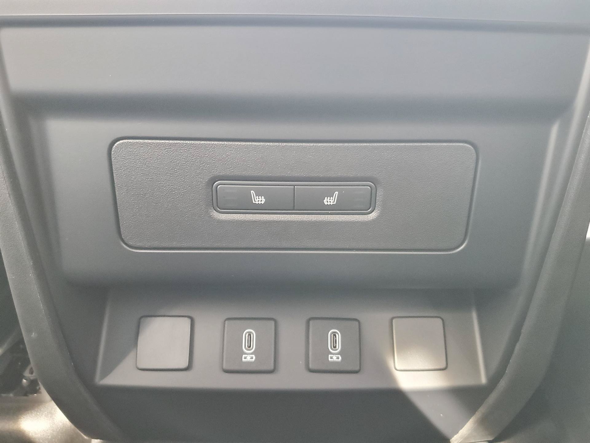 New 2026 Land Rover Defender 110 S AWD/4WD image 14