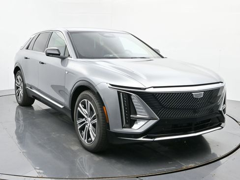 New 2025 Cadillac Lyriq Luxury image 8