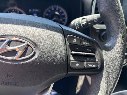 Used 2020 Hyundai Venue SEL FWD image 23