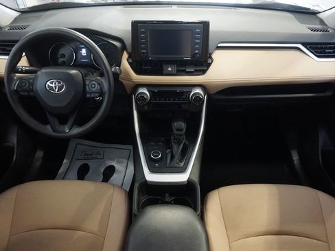 Used 2022 Toyota RAV4 LE AWD/4WD image 25
