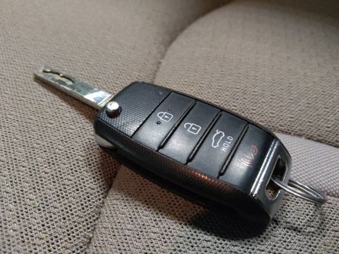 Used 2017 Kia Optima LX image 32