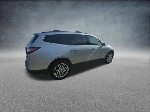 Used 2015 Chevrolet Traverse LT w/ Style and Technology Package FWD image 6