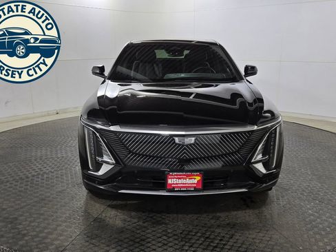 Used 2024 Cadillac Lyriq Tech AWD/4WD image 2