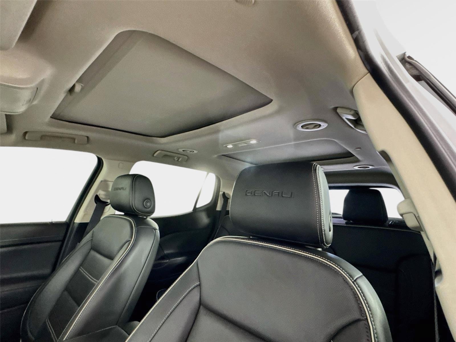 Certified 2023 GMC Acadia Denali w/ Denali Ultimate Package FWD image 14