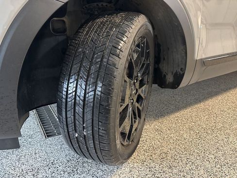 Used 2022 Kia Telluride SX w/ SX Prestige Package image 10