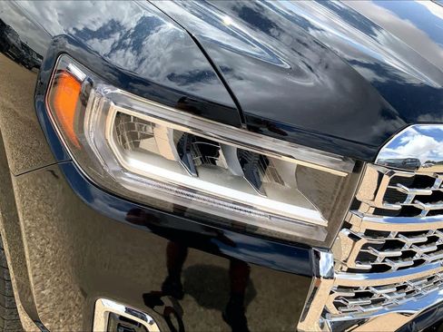 Used 2023 GMC Acadia Denali w/ Denali Ultimate Package FWD image 36