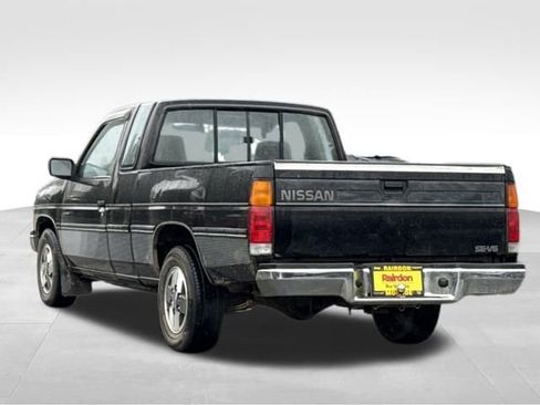 Used 1987 Nissan Pickup SE image 5