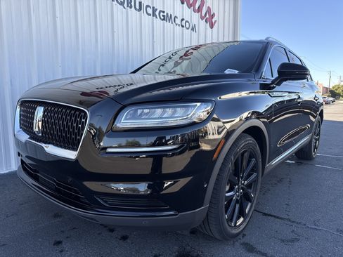 Used 2022 Lincoln Nautilus Reserve w/ Equipment Group 201A image 10