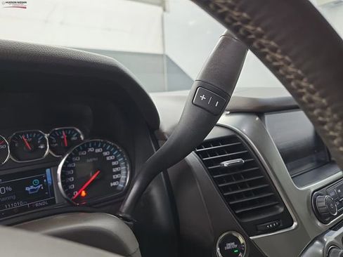 Used 2017 Chevrolet Suburban LT image 40