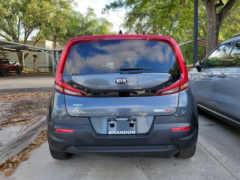 Used 2025 Kia Soul LX w/ LX Technology Package FWD image 7