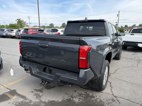Used 2024 Toyota Tacoma SR5 AWD/4WD image 7