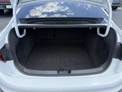 Used 2025 Volkswagen Jetta GLI Autobahn FWD image 13