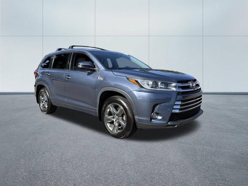 Used 2018 Toyota Highlander Limited Platinum AWD/4WD image 5