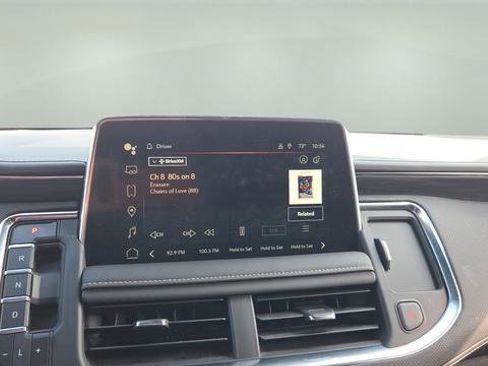 Used 2024 GMC Yukon SLT w/ SLT Premium Package image 11