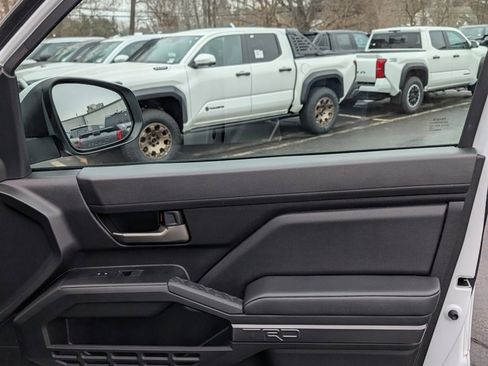 Certified 2025 Toyota Tacoma TRD Sport image 18